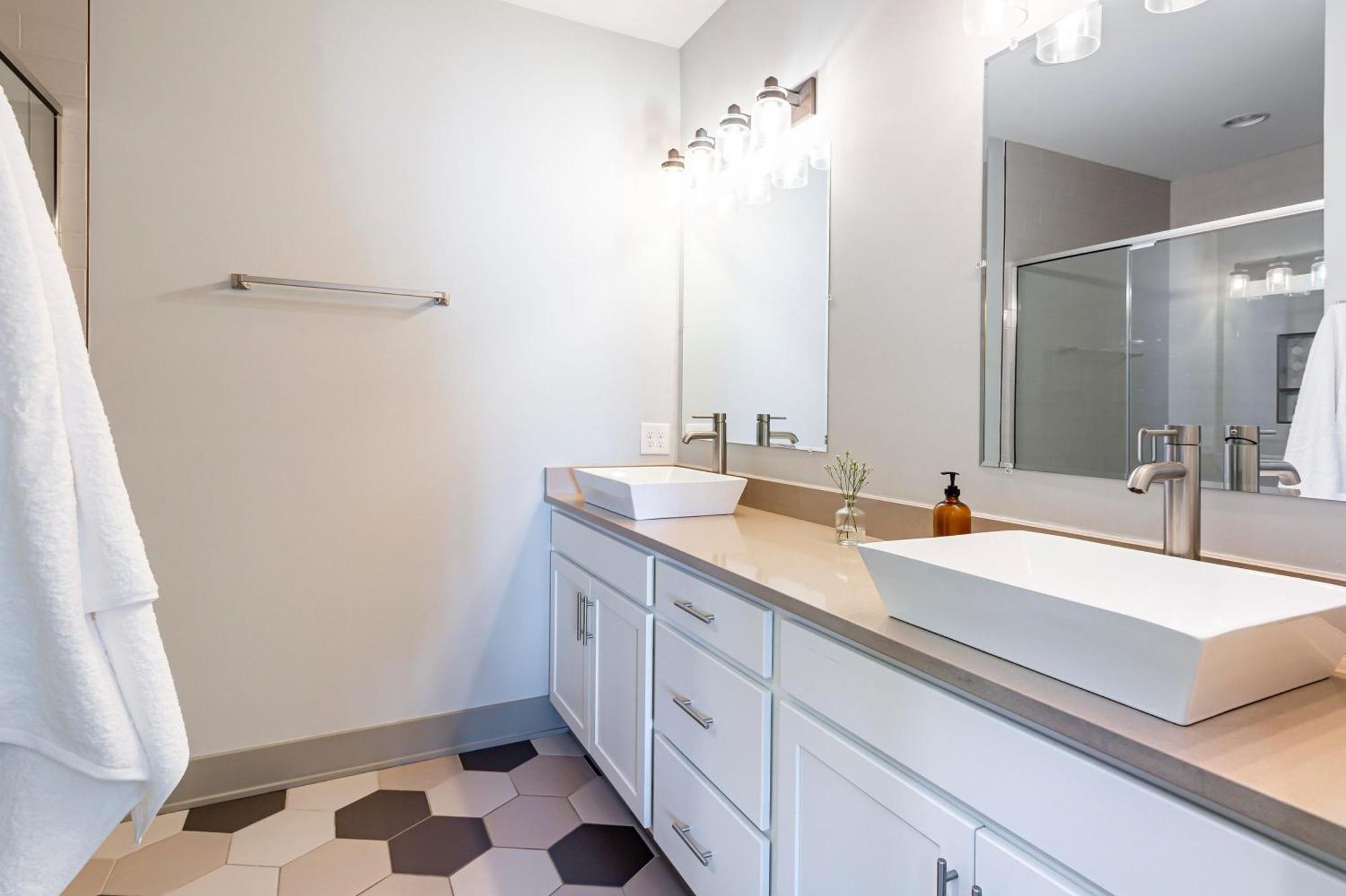 Waverly By Avantstay Nashville-Inspired Townhome W Luxury Kitchen Pool Table Dış mekan fotoğraf